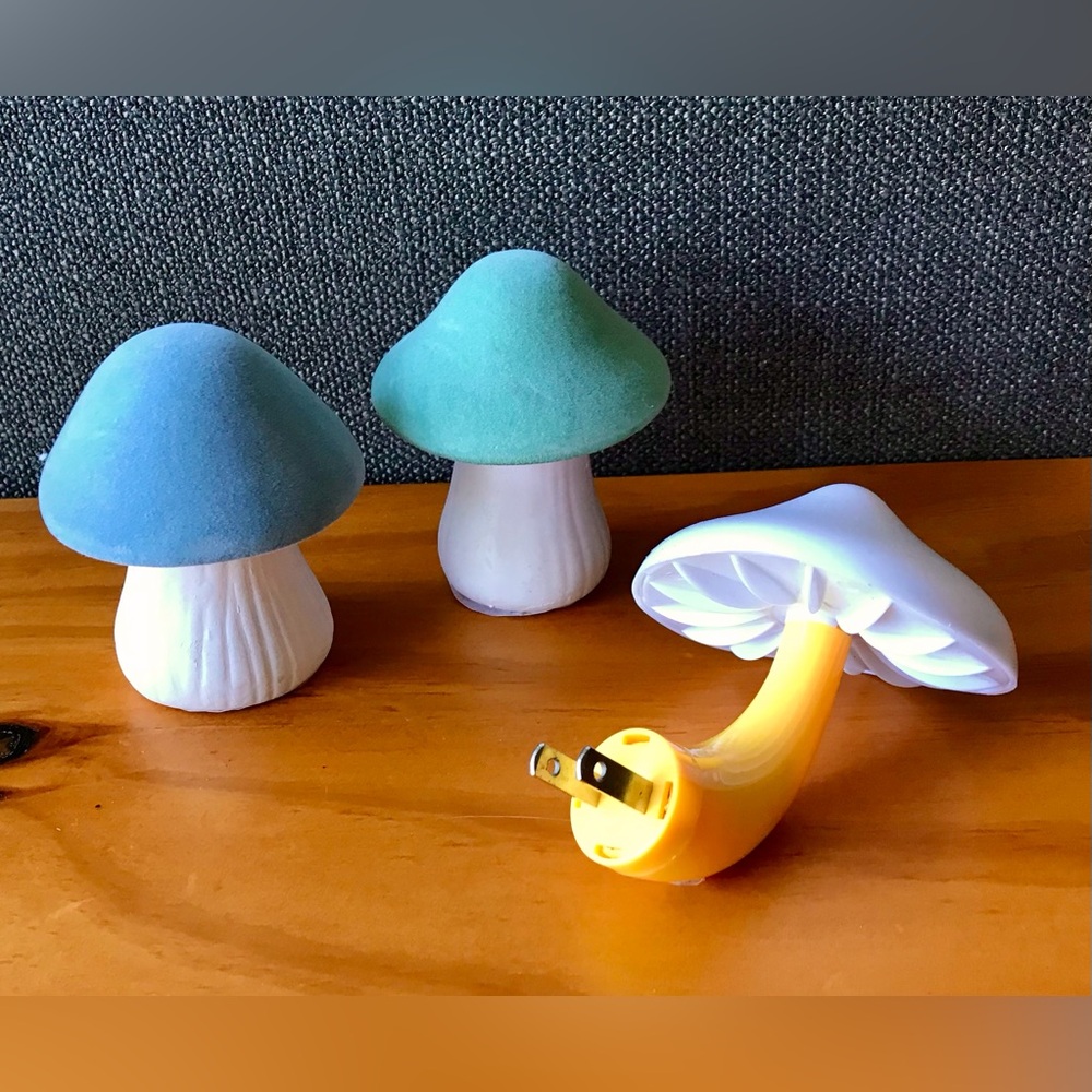 Mushroom Lot Light Detection Nite Lite Night Light & Felted Ceramic Toadstools - Picture 2 of 16